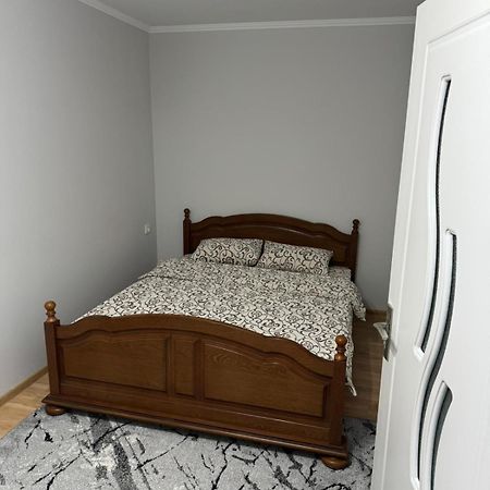 Apartament Str Grenoble Chisinau Exterior photo